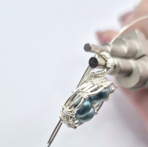 Natalie Patten's Birds Nest Pendant - , Contemporary Wire Jewelry, Wire Wrapping, Wrapping, Wire Wrapping Jewelry, Weaving, Wire Weaving, Weaving Wire, Shape the bail into a loop