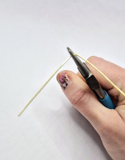Natalie Patten's Planet Jewellery - , Contemporary Wire Jewelry, Wire Wrapping, Wrapping, Wire Wrapping Jewelry, create a sharp bend