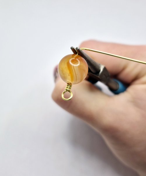 Natalie Patten's Planet Jewellery - , Contemporary Wire Jewelry, Wire Wrapping, Wrapping, Wire Wrapping Jewelry, create a loop on other side of bead