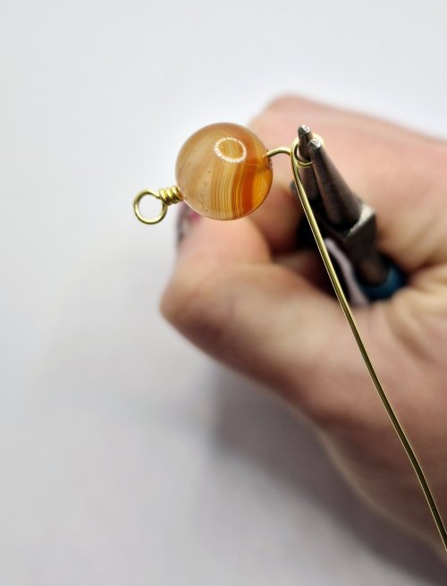 Natalie Patten's Planet Jewellery - , Contemporary Wire Jewelry, Wire Wrapping, Wrapping, Wire Wrapping Jewelry, form a loop