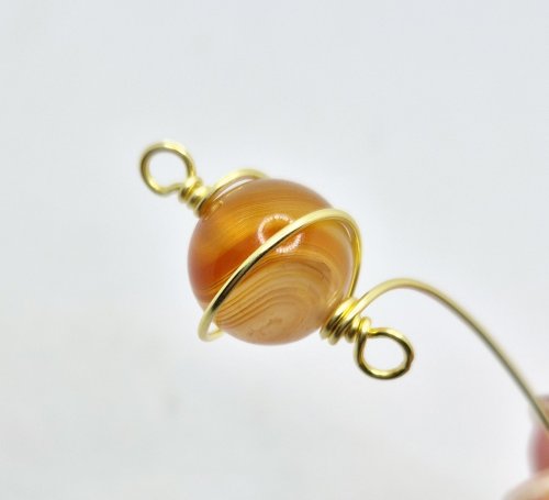 Natalie Patten's Planet Jewellery - , Contemporary Wire Jewelry, Wire Wrapping, Wrapping, Wire Wrapping Jewelry, tighten and secure the wire