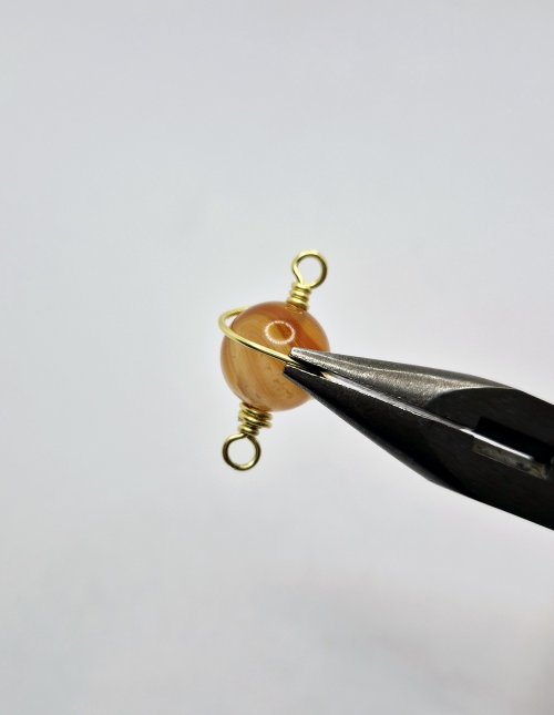 Natalie Patten's Planet Jewellery - , Contemporary Wire Jewelry, Wire Wrapping, Wrapping, Wire Wrapping Jewelry, adjust wire with pliers