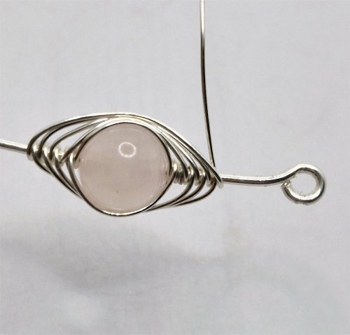 Natalie Patten's Herringbone Weave Connectors - , Contemporary Wire Jewelry, Making Chain, Chain Making , Findings, Clasps, Components, Wire Wrapping, Wrapping, Wire Wrapping Jewelry,  Wraps will be placed neatly behind each other
