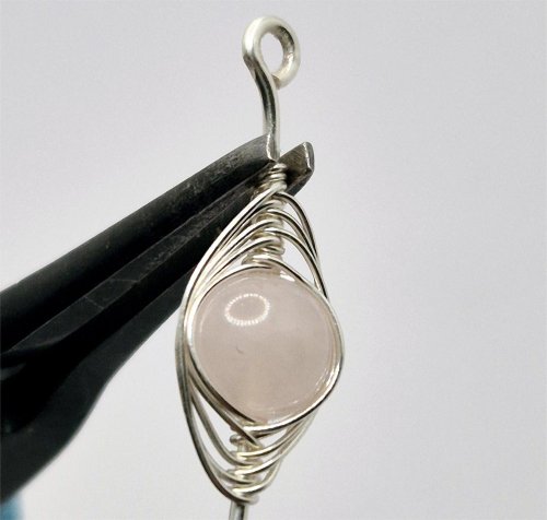 Natalie Patten's Herringbone Weave Connectors - , Contemporary Wire Jewelry, Making Chain, Chain Making , Findings, Clasps, Components, Wire Wrapping, Wrapping, Wire Wrapping Jewelry, Trim off any excess wire and tuck in firmly