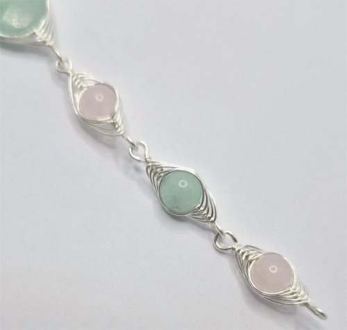 Natalie Patten's Herringbone Weave Connectors - , Contemporary Wire Jewelry, Making Chain, Chain Making , Findings, Clasps, Components, Wire Wrapping, Wrapping, Wire Wrapping Jewelry,  join them together to create a chain