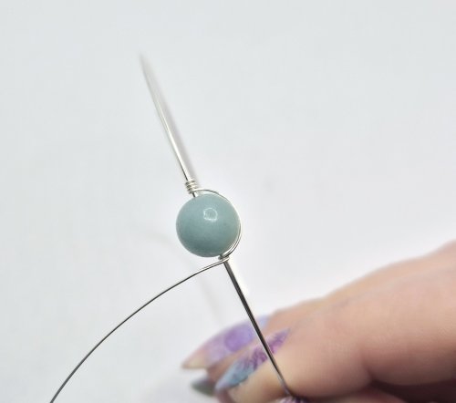 Natalie Patten's Herringbone Memory Wrap Wire Bangle - , Contemporary Wire Jewelry, Wire Wrapping, Wrapping, Wire Wrapping Jewelry, Wrap the weaving wire closely