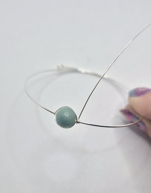 Natalie Patten's Herringbone Memory Wrap Wire Bangle - , Contemporary Wire Jewelry, Wire Wrapping, Wrapping, Wire Wrapping Jewelry, hold the wrap in place