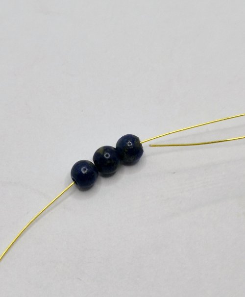 Natalie Patten's Chain Tassel Earrings - , Contemporary Wire Jewelry, Wire Wrapping, Wrapping, Wire Wrapping Jewelry, Weaving, Wire Weaving, Weaving Wire, Beads, Add three beads onto one side of the wire