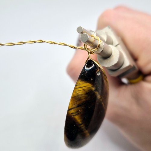 Natalie Patten's Twisted Briolette Wrap Bail - , Contemporary Wire Jewelry, Loops, Wire Loop, Wrapped Wire Loop, Wire Wrapping, Wrapping, Wire Wrapping Jewelry, , Bring the twisted wire around 