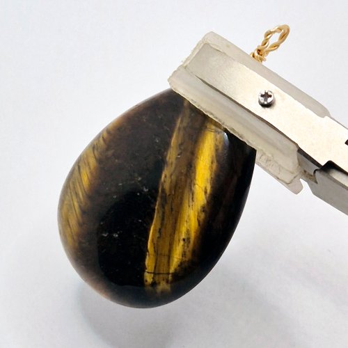 Natalie Patten's Twisted Briolette Wrap Bail - , Contemporary Wire Jewelry, Loops, Wire Loop, Wrapped Wire Loop, Wire Wrapping, Wrapping, Wire Wrapping Jewelry, , Press gently with nylon coated pliers.