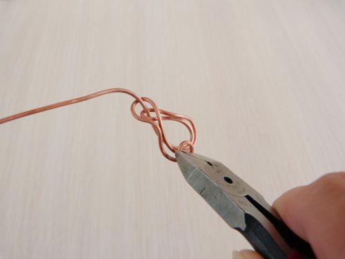 Oksana Truhan's Elegant Pendant - , Contemporary Wire Jewelry, Weaving, Wire Weaving, Weaving Wire, trim the wire