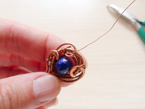 Oksana Truhan's Elegant Pendant - , Contemporary Wire Jewelry, Weaving, Wire Weaving, Weaving Wire, lash the ends to the frame