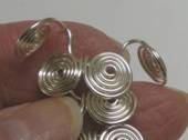 Judy Larson's Coiled Wire Jewelry Series  Part 3 - Focal Bead Bracelet - , Contemporary Wire Jewelry, Coiling, Coiling Wire, Wire Coiling, Loops, Wire Loop, Wrapped Wire Loop, Spirals, Wire Spiral, Spiral Wire Wrap, Wire Wrapping, Wrapping, Wire Wrapping Jewelry, , Adding Egyptian spiral links