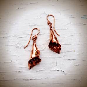 Judy Larson's Calla Lily Earrings, Metalwork. Dapping, Dapping Jewelry, Filing, Finishing, Oxidizing Wire, Oxidizing, Antiquing Wire, Antiquing, Texturing, Tumbling, Tumble, Tumbling Jewelry, Butane Torch, Soldering, Solder. .
