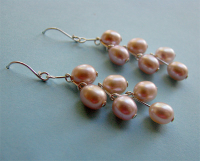 Albina Manning's Nailed Pearl Earrings, Contemporary Wire Jewelry. Wire Wrapping, Wrapping, Wire Wrapping Jewelry. While I was threading pearls onto headpins for another project, the way they were lying on the table brought this idea to me.