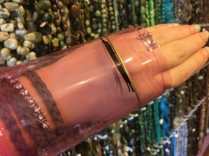 Abbi Berta's Sizing a Bangle - , Tools For Wire Jewelry, Wire Wrapping, Wrapping, Wire Wrapping Jewelry, Design, Marking a measurement