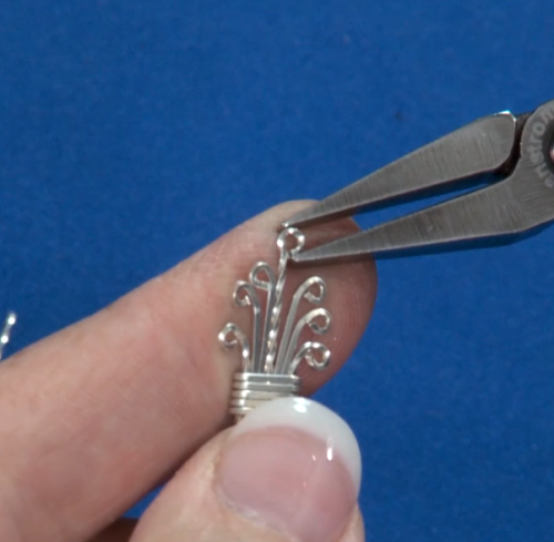 Kristal Wick's Starting Out with Wirework - The Scoop on Work Hardening - <h2>Step 2: Shape and Manipulate Your Wire</h2>, General Education, , shaping your wire