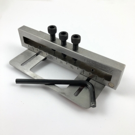 Deluxe 3-Hole Punch